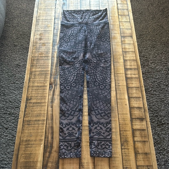 Niyama Sol Sofia Lace Leggings - Picture 5 of 15